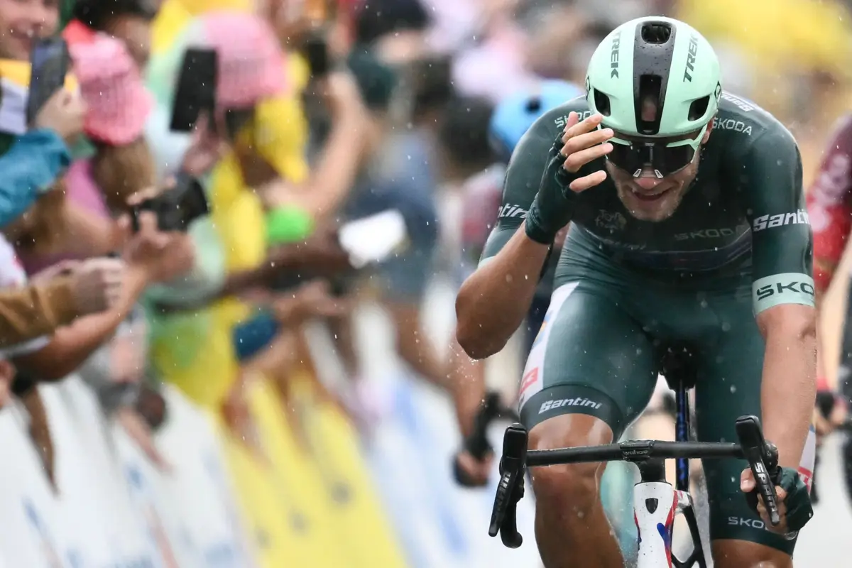 Jonathan Milan reforçou a camisola verde ao vencer a segunda etapa neste Tour