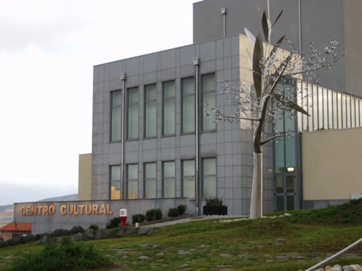 Dinheiro foi retirado do centro cultural de Macedo de Cavaleiros