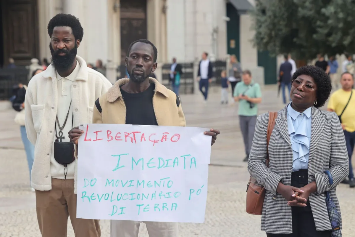 Movimento Firkidja di Púbis realizou uma concentração em Lisboa contra o presidente guineense, Umaro Sissoco Embaló