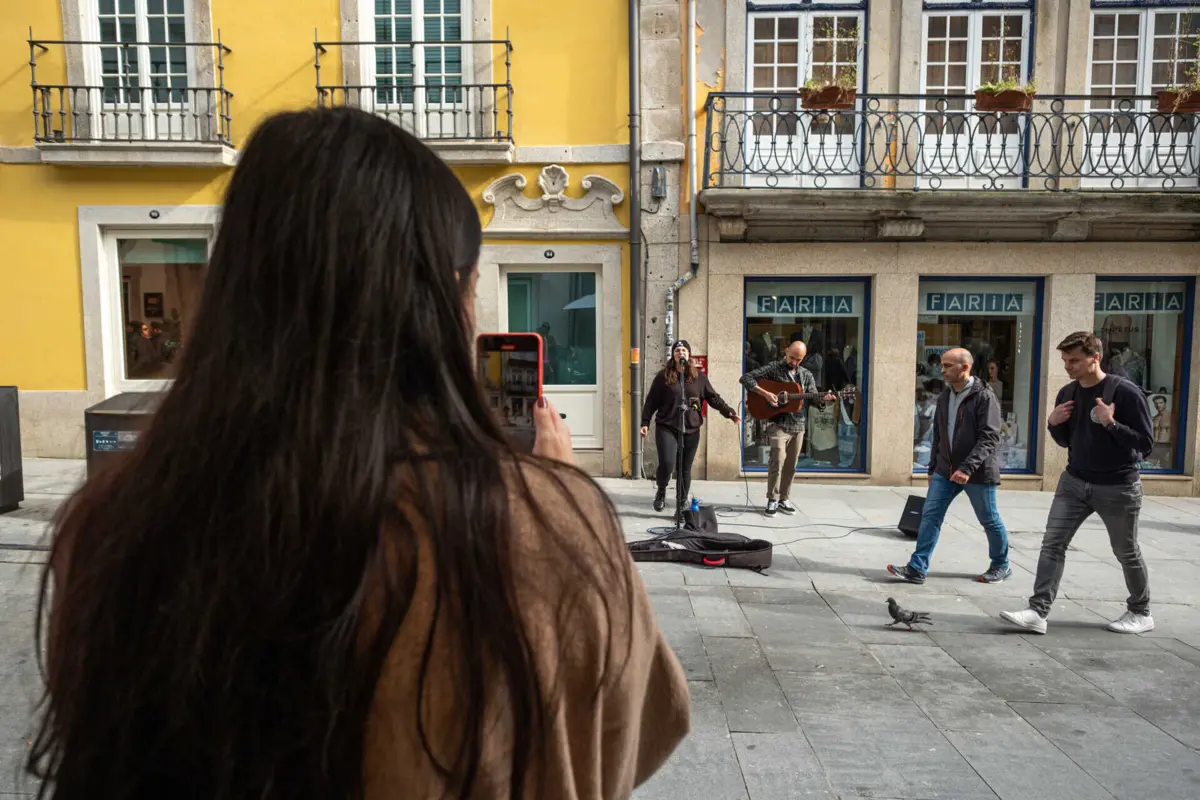 Regulamento proposto pela Câmara do Porto só permite o uso de amplificadores a artistas com licença de ruído