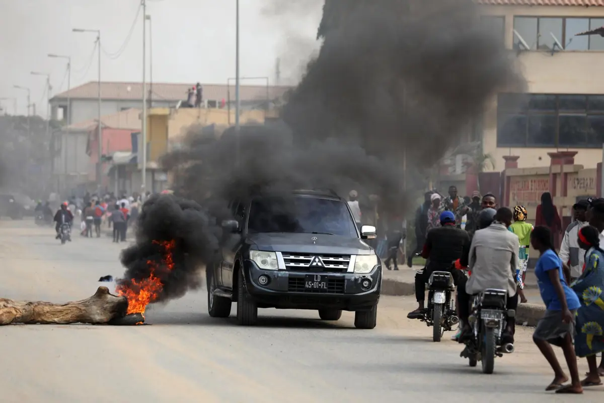 Violência nas ruas de Luanda