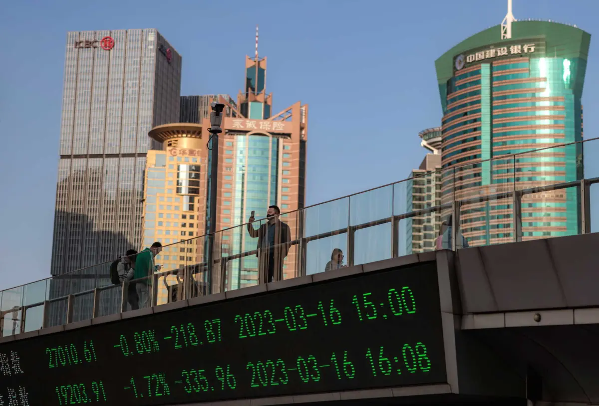 Liu também foi privado dos seus direitos políticos para o resto da vida e todos os seus bens pessoais foram confiscados.