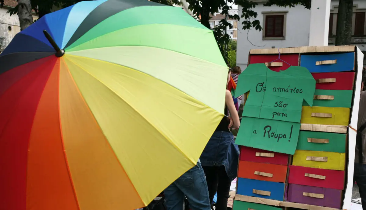 Imagem de contexto do artigo Marcelo promulga criminalização de terapias forçadas de "conversão sexual"