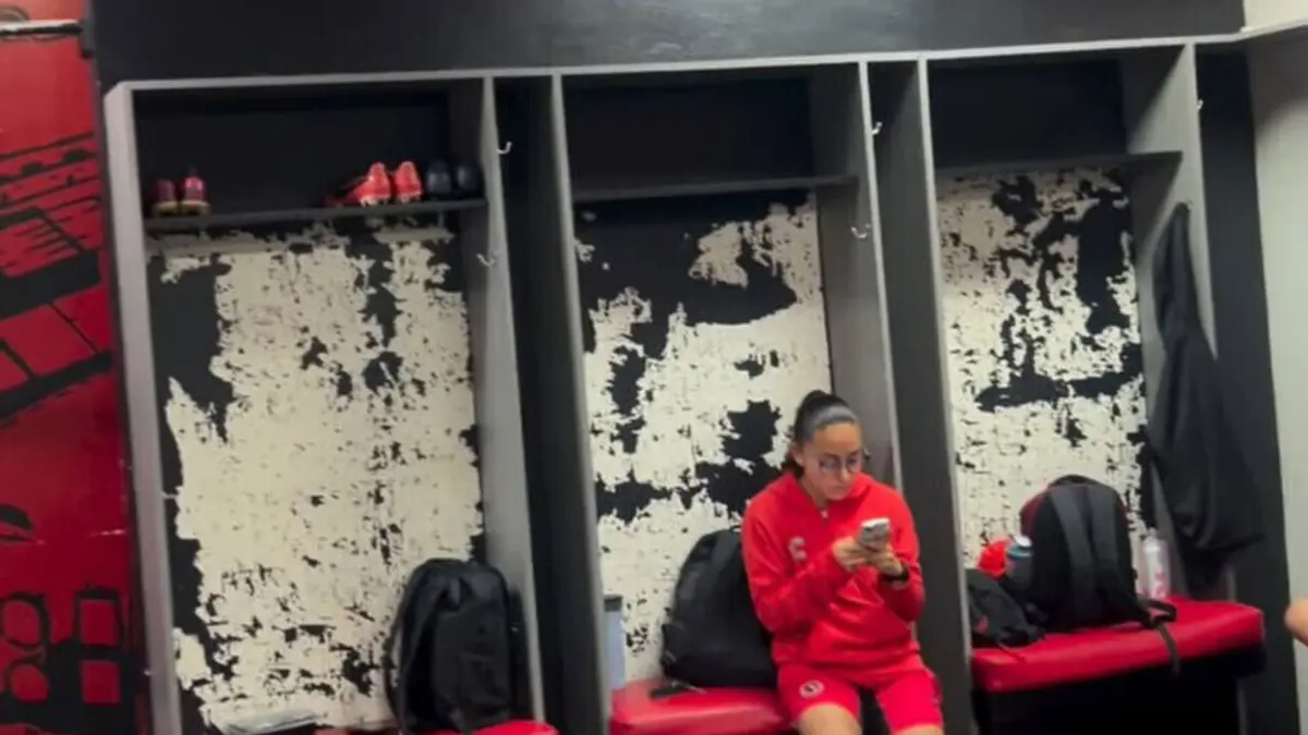 Jogadoras indignadas com destruição do balneário que usam