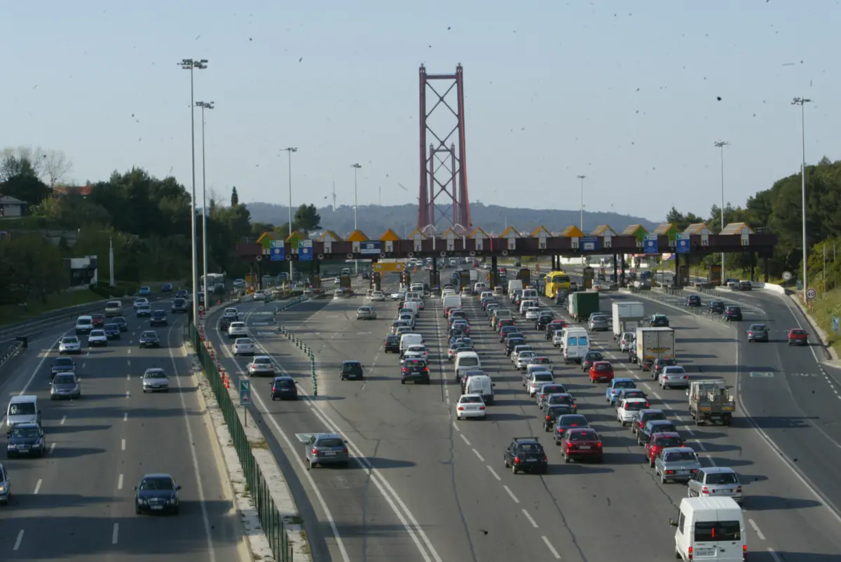 Jovem foi detido na praça das portagens da ponte 25 de Abril
