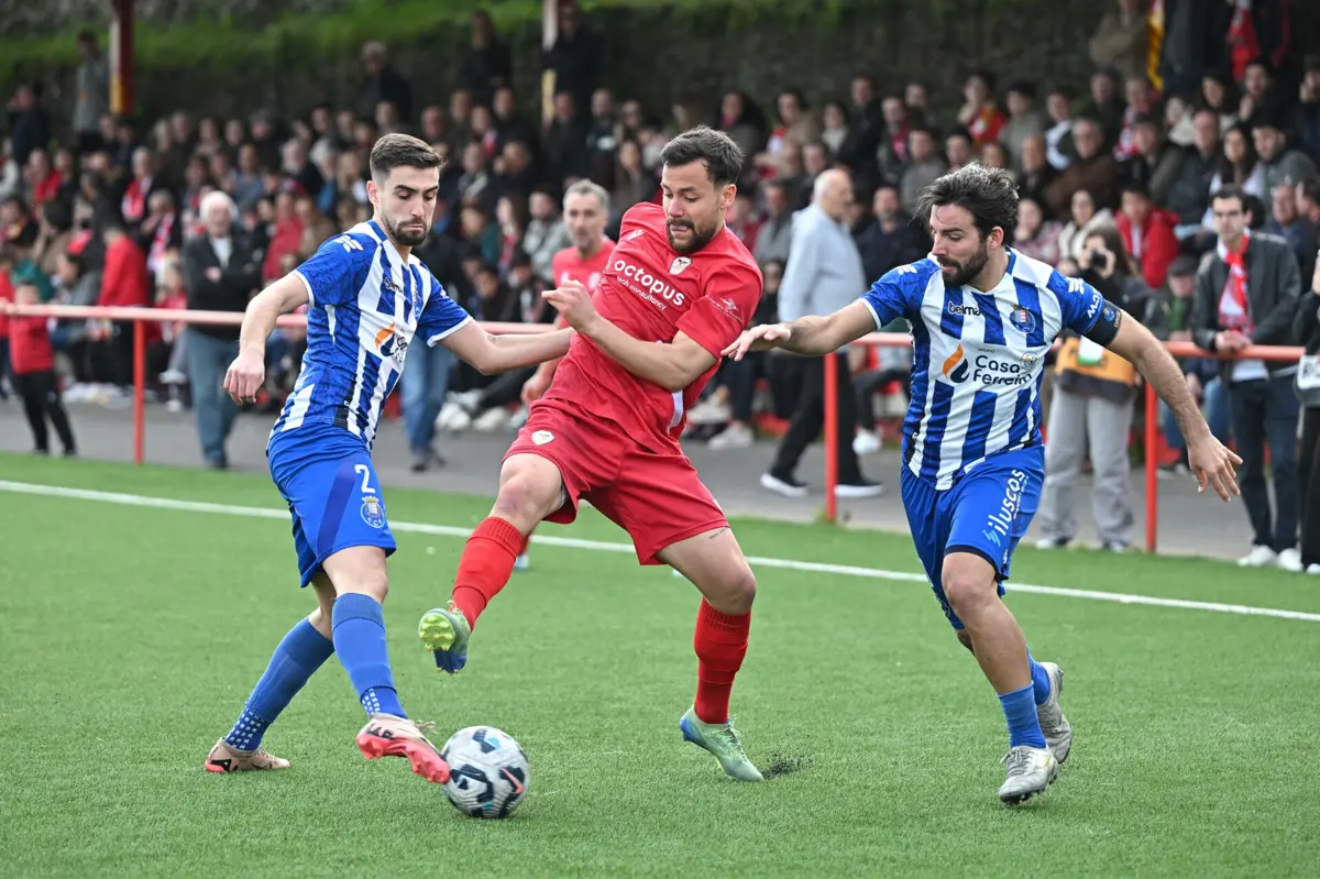 O Salgueiros é o atual segundo classificado da Série B do Campeonato de Portugal