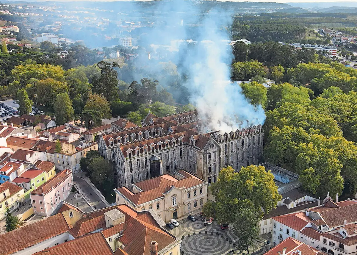 Imagem de contexto do artigo Suspeita de origem humana em incêndio no parque das Caldas