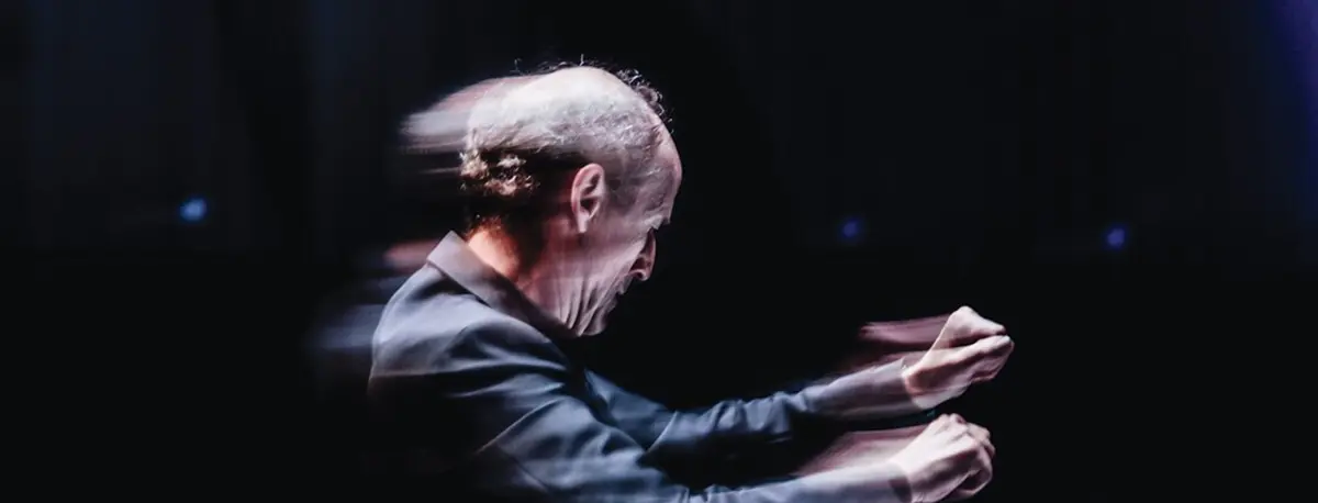 O maestro alemão Peter Rungel volta a dirigir o Remix Ensemble