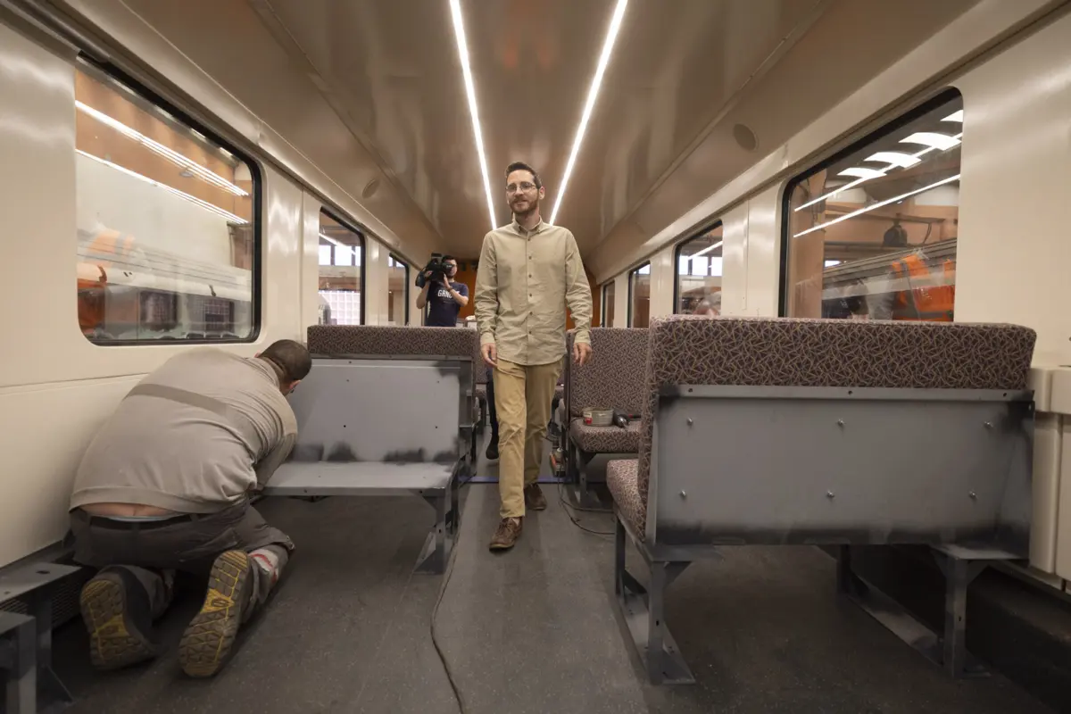 Reabilitação de comboios da espanhola Renfe ronda os 300 mil euros. Novos custariam mais de 1 milhão