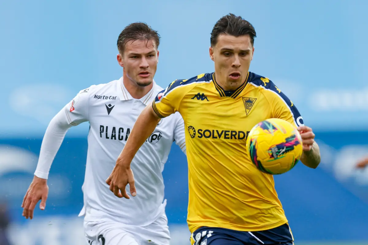 Estoril e V. Guimarães disputaram o encontro até ao fim