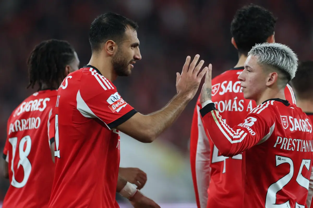 Águias têm 13 vitórias e sete empates, após 20 jornadas