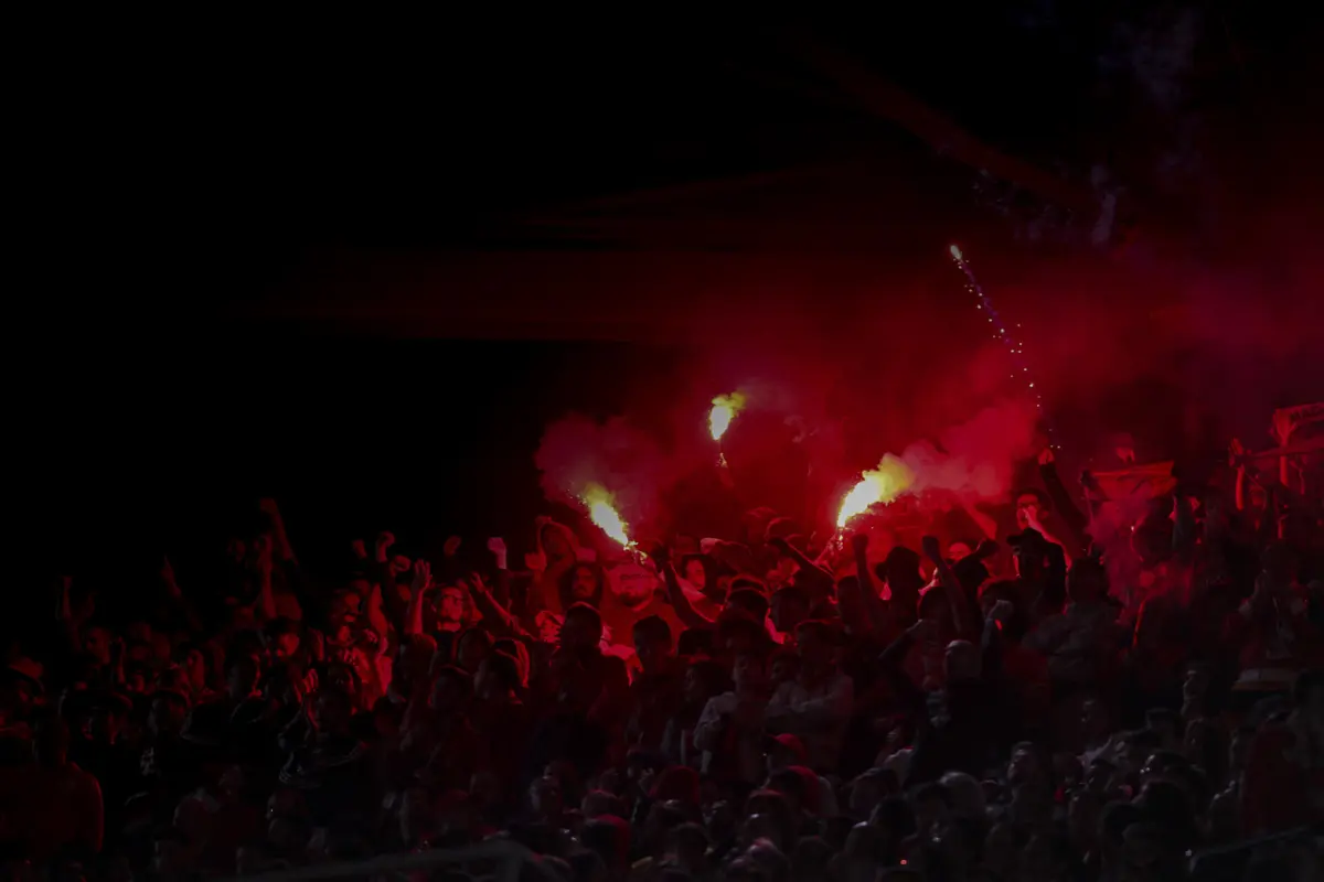 Imagem de contexto do artigo Colegas de acusado de violar adepto junto à Luz dizem que ele estava a trabalhar