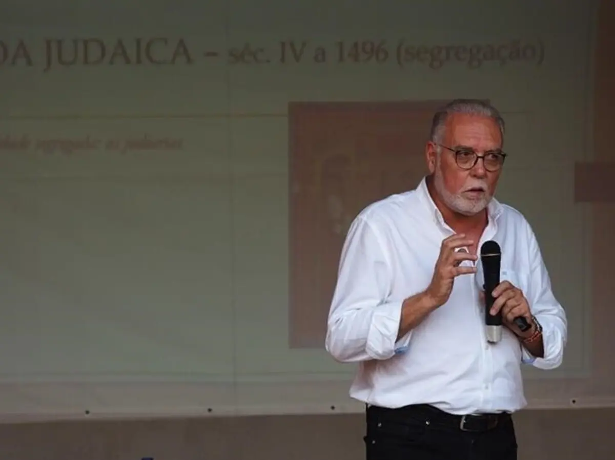 "A atual pauperização da classe média está a favorecer o populismo", diz o autor de "Lisboa nazi"