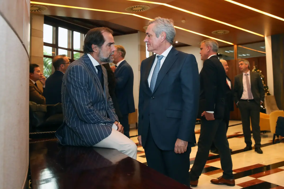 Miguel Albuquerque foi reeleito em 26 de maio sem maioria