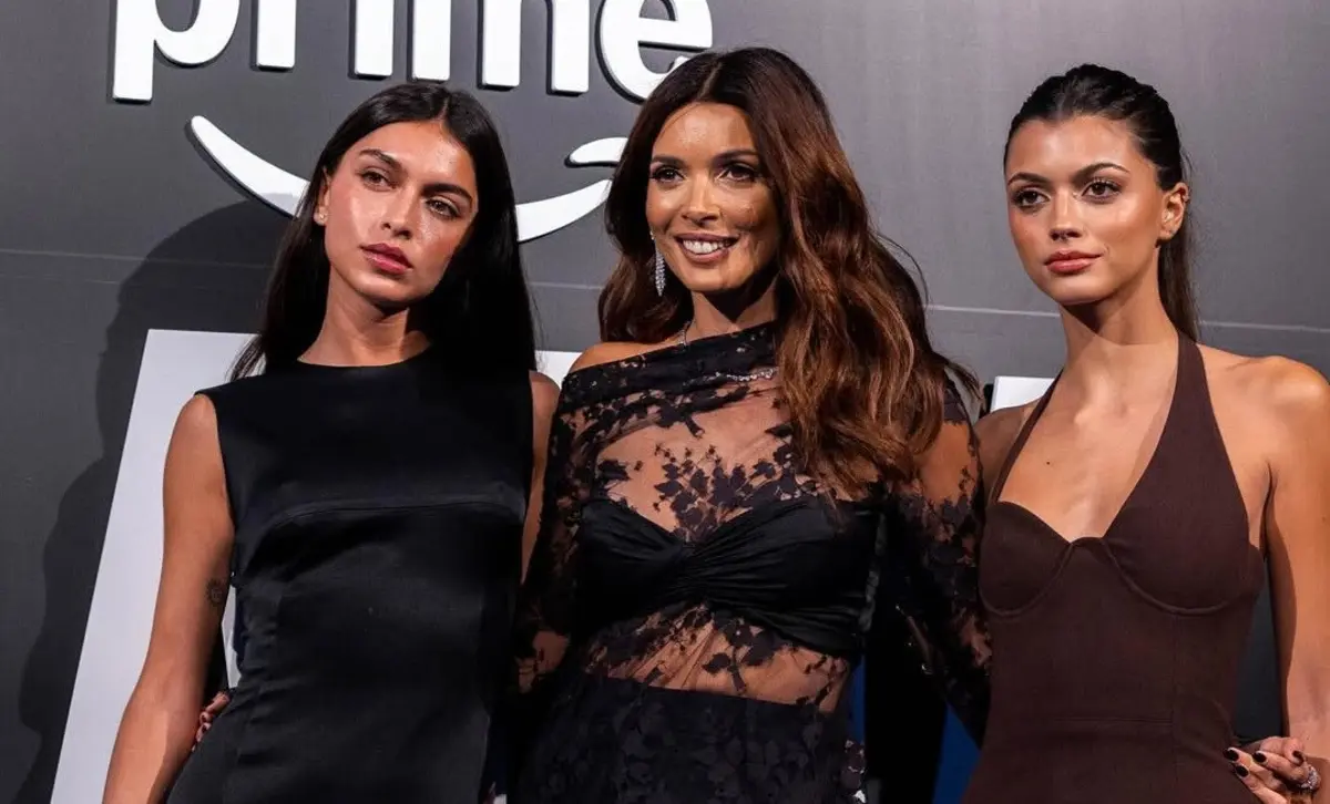 Lucía Rivera (à esquerda) com Maria Cerqueira Gomes e a filha desta, Kika, na estreia do documentário da apresentadora, em Lisboa