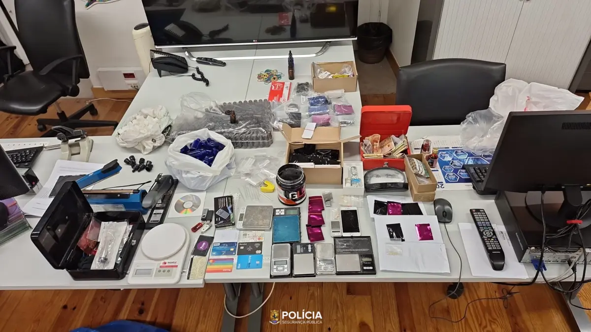 Tinha mil clientes na Grande Lisboa e usava serviço da Uber e Glovo. Foi detido pela PSP