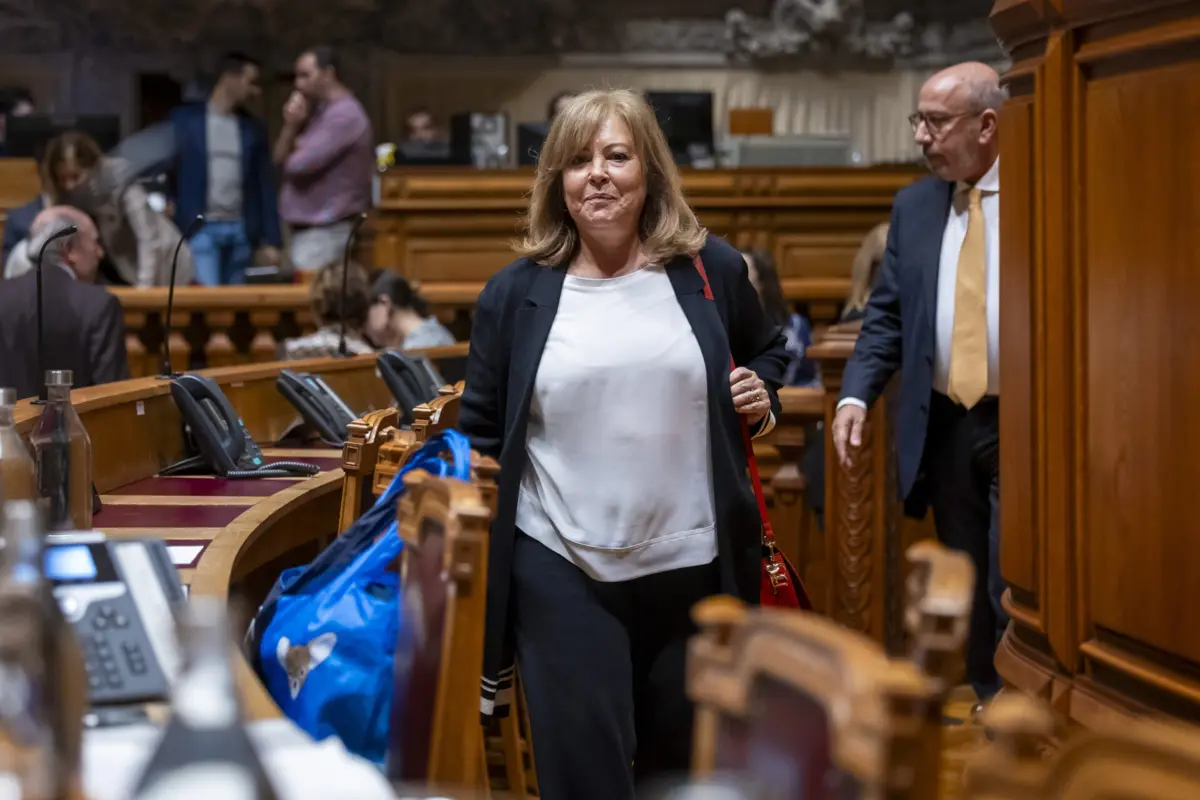Ministra esteve no Parlamento