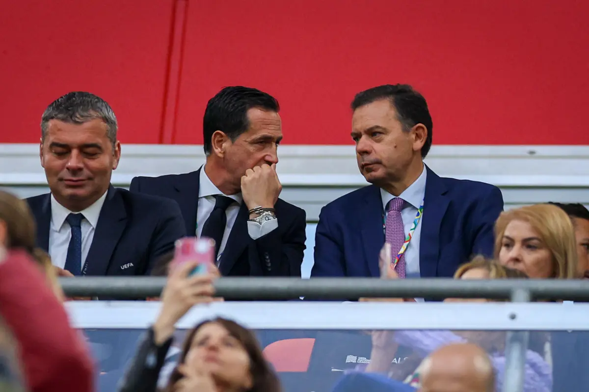 Pedro Proeça ao lado de Luís Montenegro