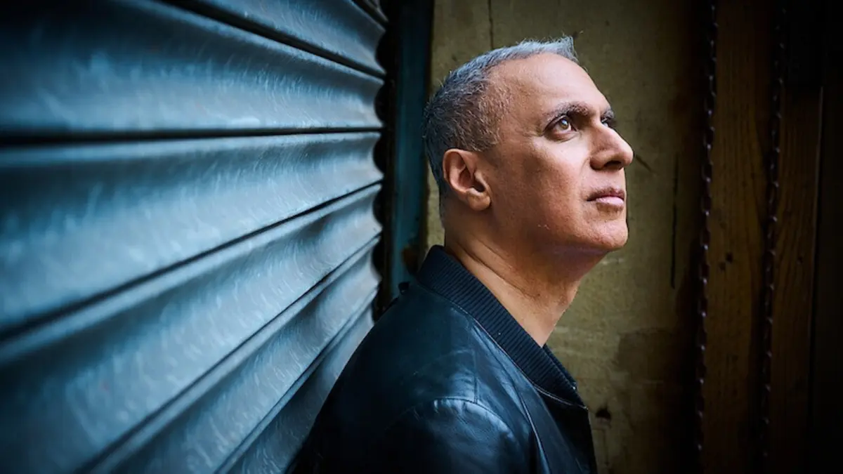 Já com mais de duas dezenas de distinções internacionais, Nitin Sawhney voltou aos discos com "Identity"