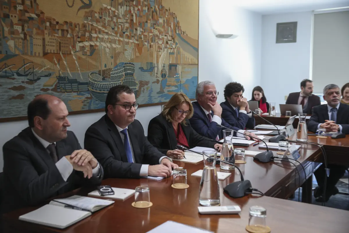 Confederações do setor social estiveram reunidas com a ministra Maria do Rosário Palma Ramalho (ao centro)