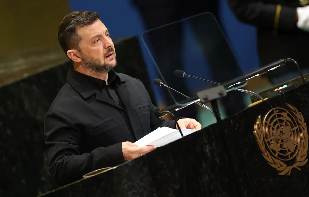 Kiev diz não ter "grandes e gordos mísseis", mas que fabrica drones de longo alcance