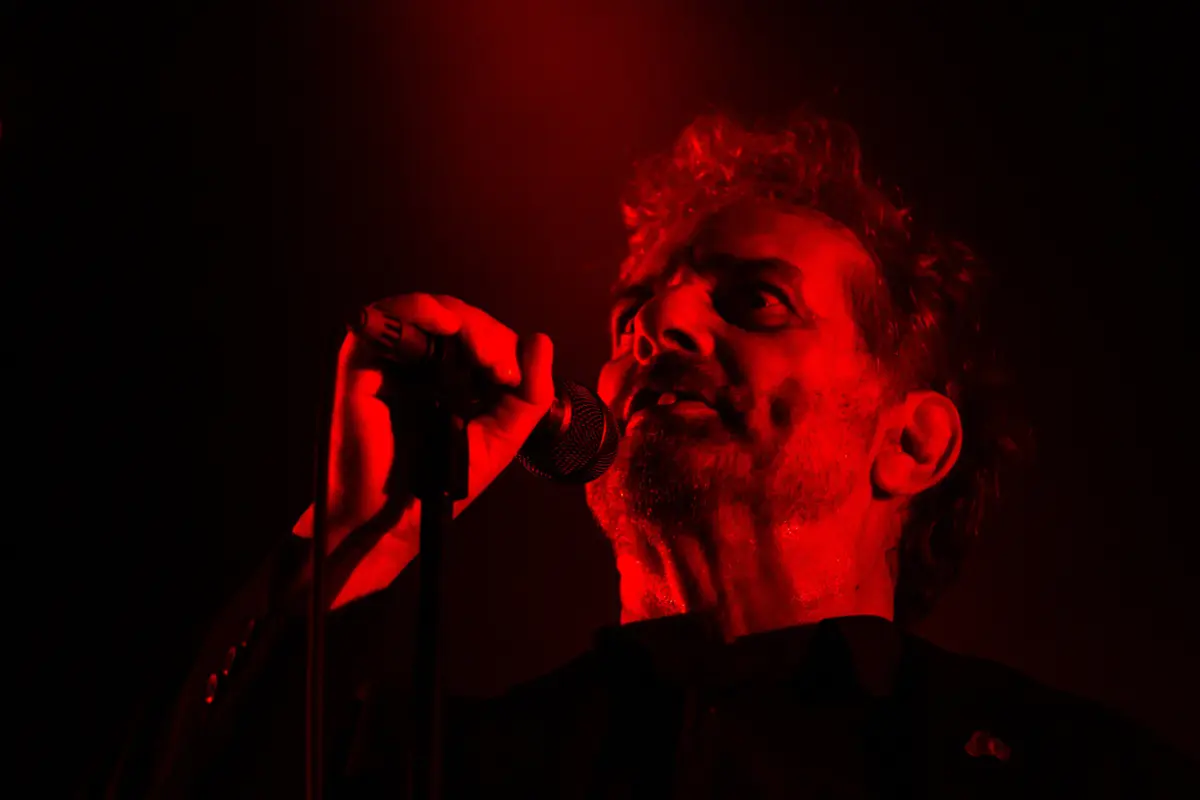 Adolfo Luxúria Canibal, carismático vocalista e fundador da banda rock Mão Morta.