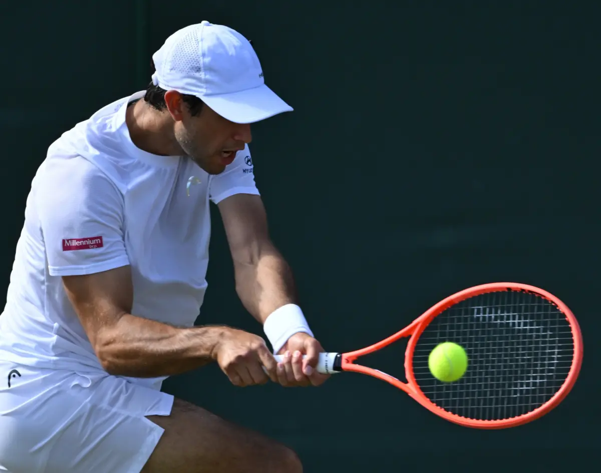 Nuno Borges esteve a um pequeno passo de eliminar o russo Khachanov, n.º 20 mundial, mas falhou dois "match-point" no quinto jogo