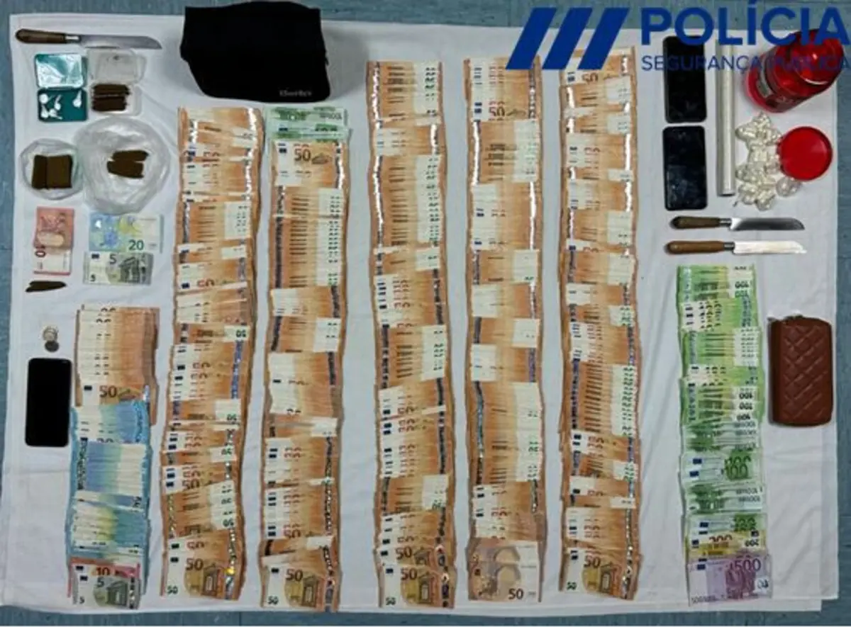 PSP apreendeu grande quantidade de dinheiro em casa do suspeito