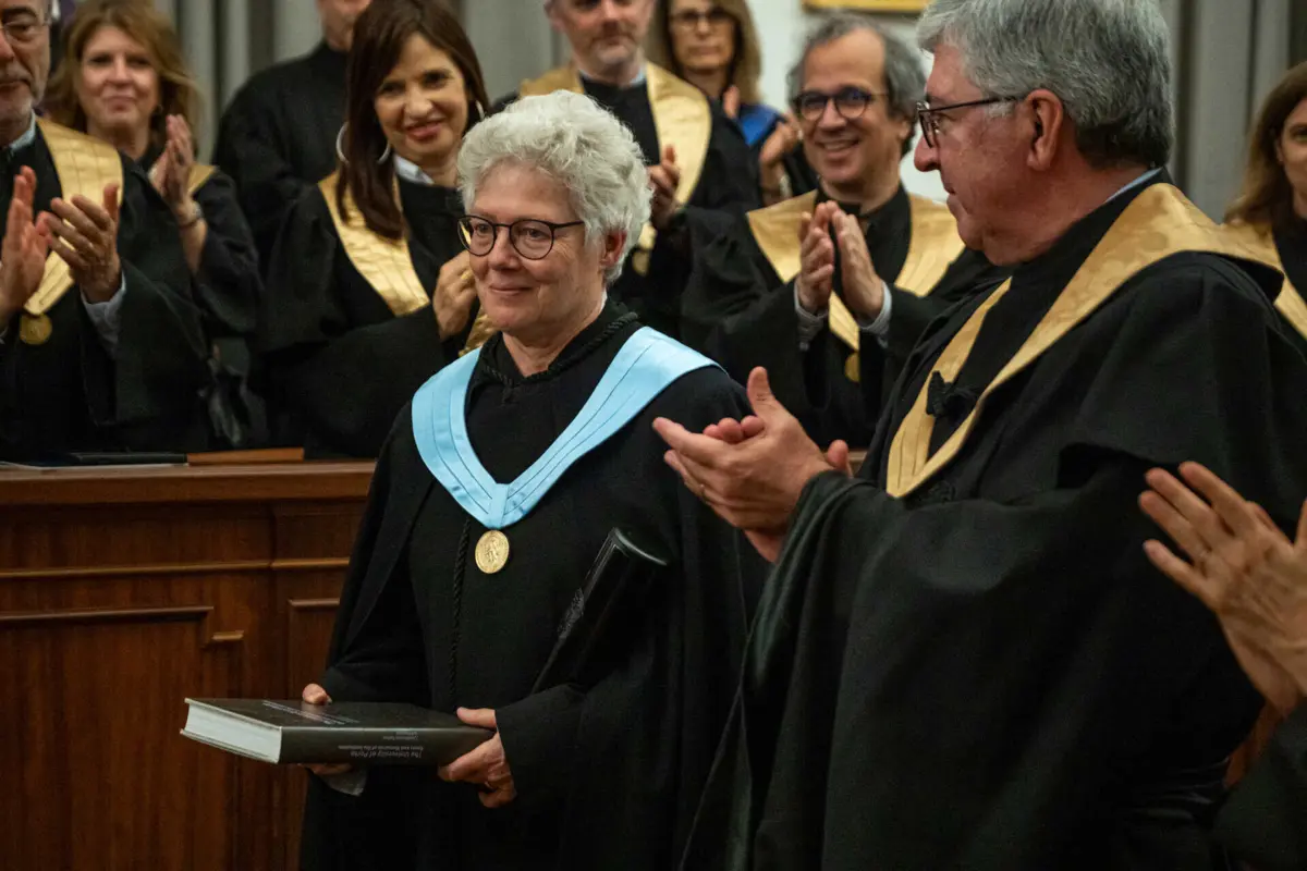 Anne L"Huillier foi distinguida pela Universidade do Porto