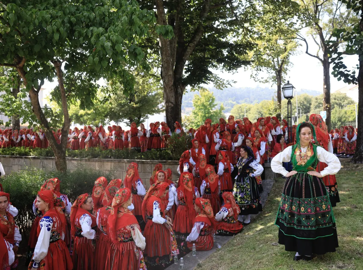 Mais de mil mulheres, de todas as gerações, participaram no desfile