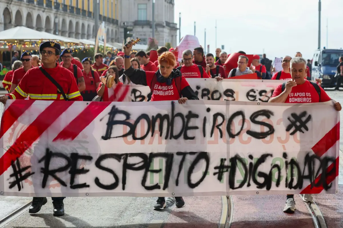 Os protestos vão ainda passar por "concentrações distritais e nacionais, marchas lentas e toques de sirene coordenados"