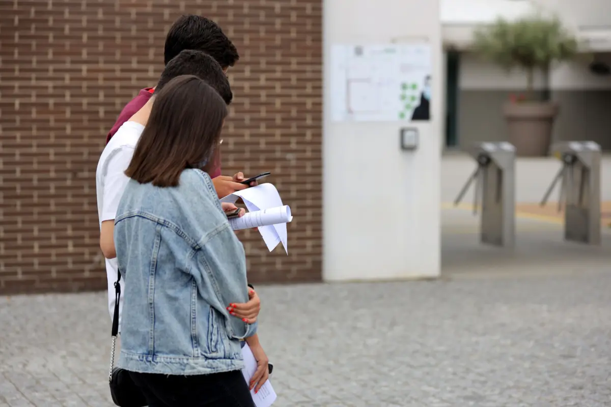 Taxa de conclusão entre alunos abrangidos pela Ação Social evoluiu mais nas escolas TEIP