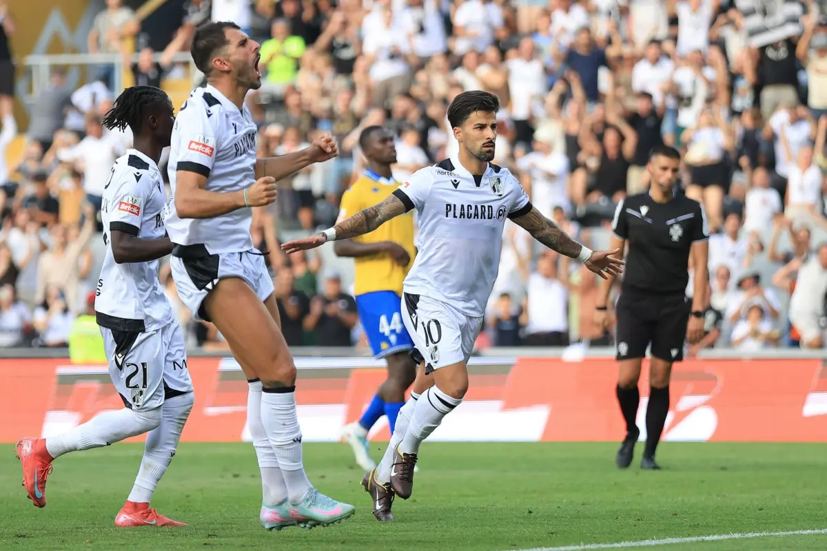 V. Guimarães venceu em casa