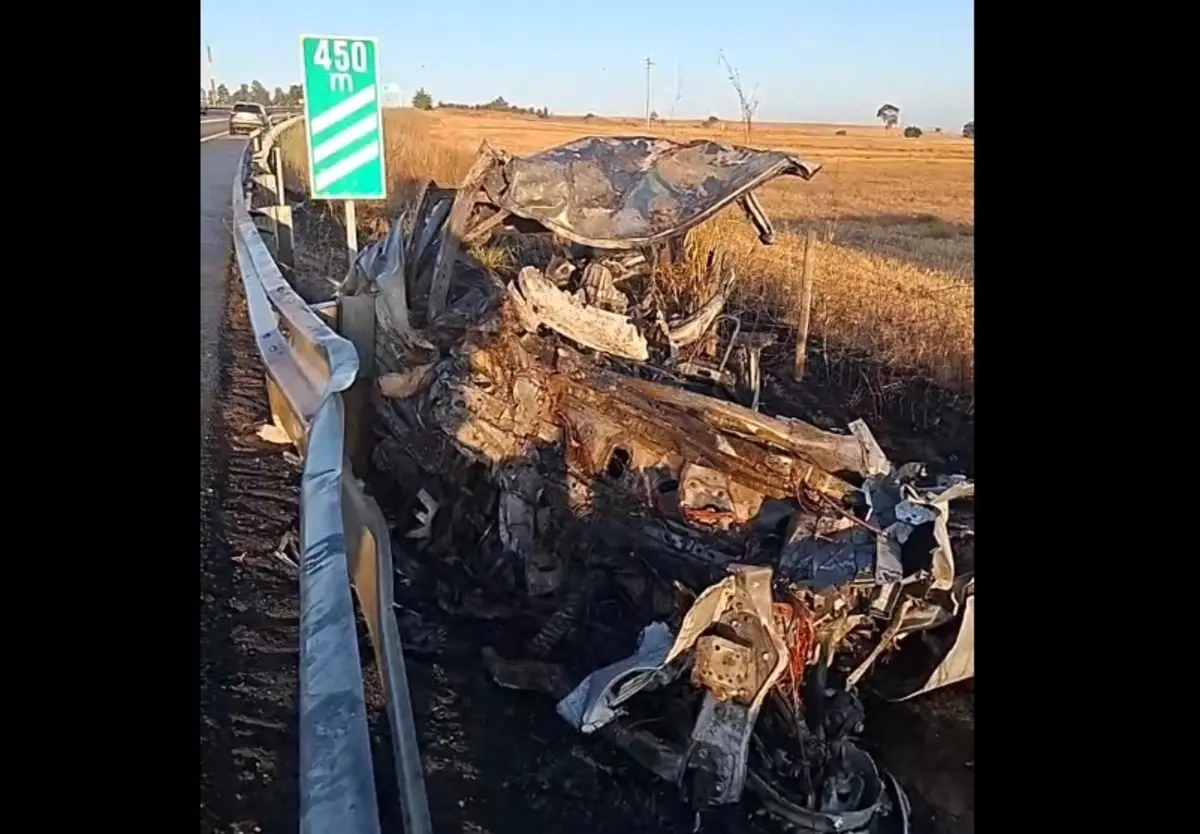 O acidente aconteceu por volta das 2 horas