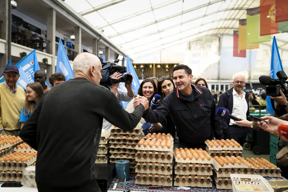 A caravana da IL andou hoje pelo Mercado da Vila, em Cascais