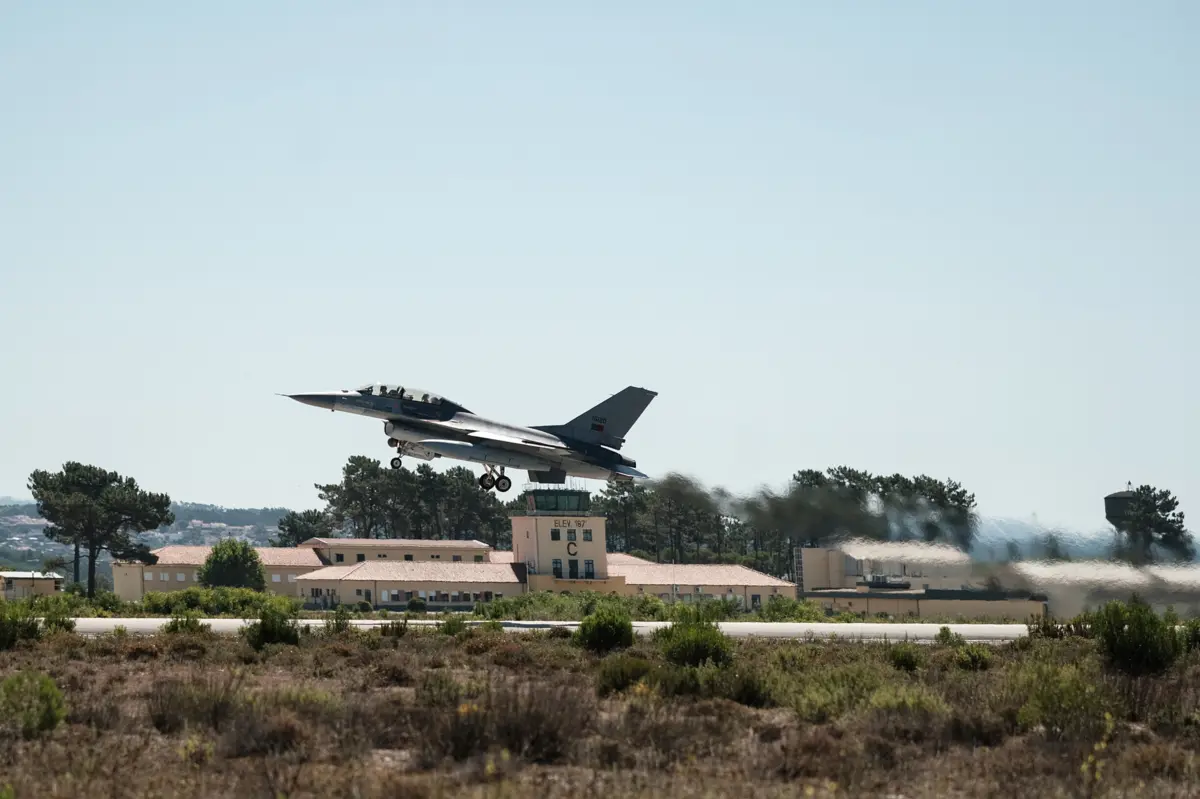 Dez antigos militares da Força Aérea acusados de praxes violentas na Base Aérea N.º5 (BA5) - Monte Real, em Leiria