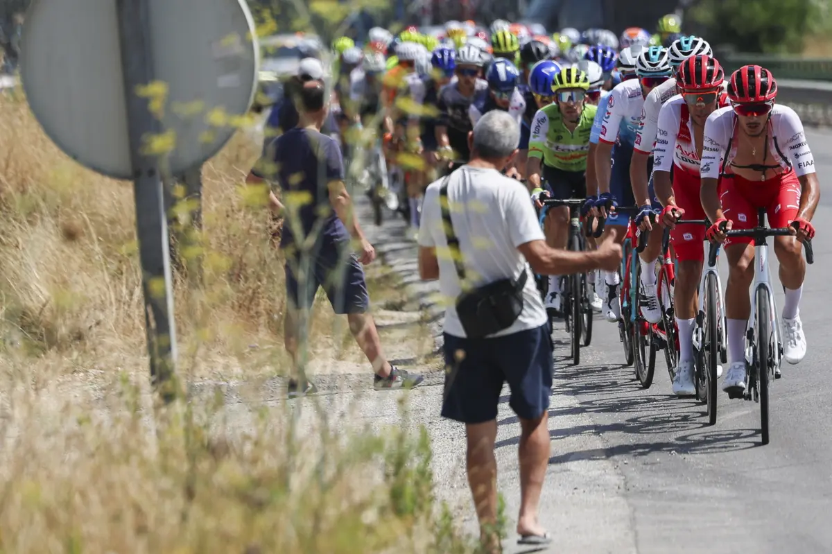 Imagem de contexto do artigo Volta: Quatro ciclistas multados por agressões durante segunda etapa