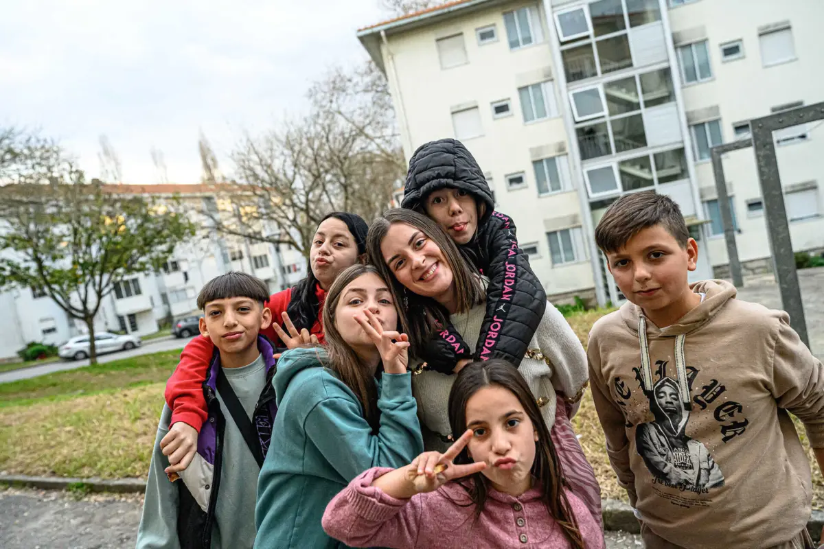 Projeto "FAP no Bairro" já auxiliou centenas de miúdos. Apoia agora 70 e tem como objetivo melhorar as suas vidas