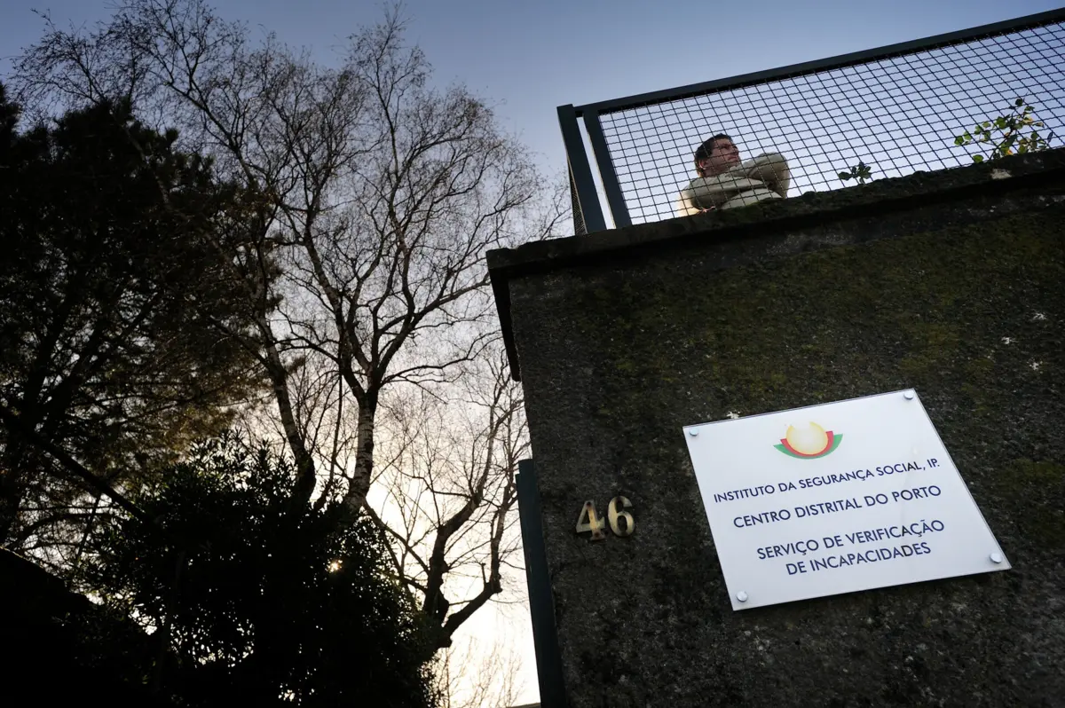 Estão em causa 350 vigilantes do IEFP, dos centros distritais da Segurança Social e da ACT