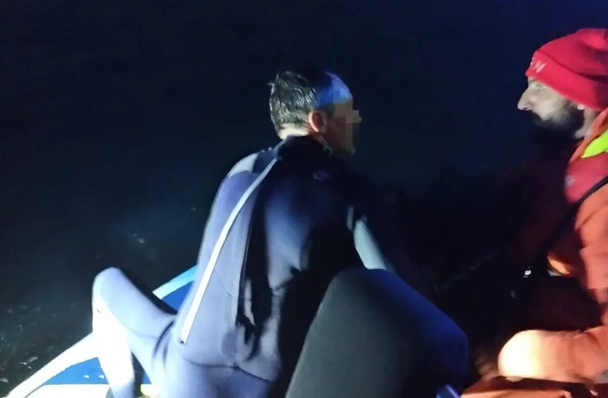 Imagem de contexto do artigo Praticante de kitesurf resgatado ao largo da barra de São Martinho do Porto