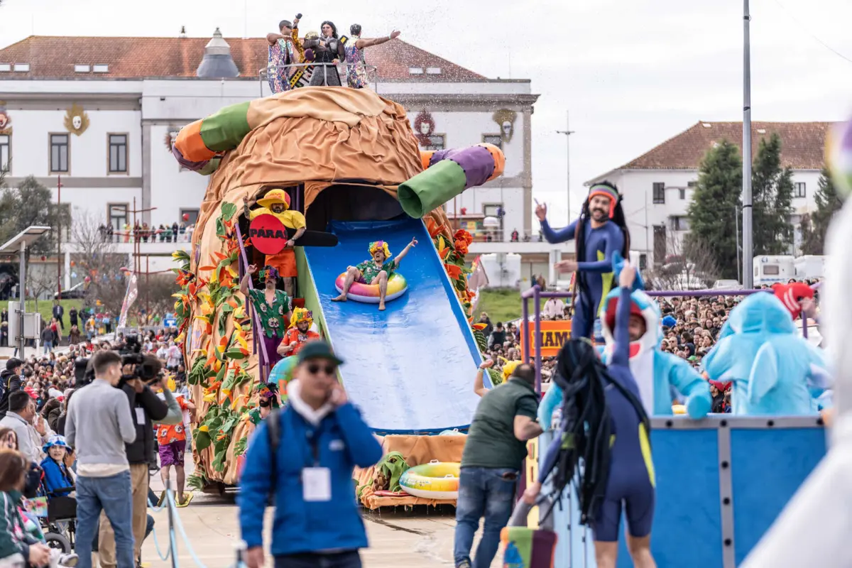 Imagem de contexto do artigo Samba à portuguesa e um escorrega alegórico no Grande Corso de Estarreja