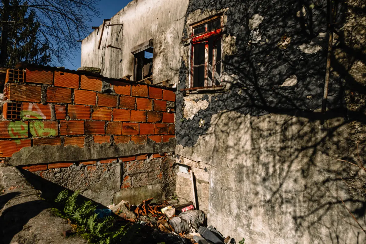 Ao abrigo do IMT Jovem, as pessoas até aos 35 anos beneficiam de isenção deste imposto e do Imposto do Selo na compra da primeira habitação própria e permanente