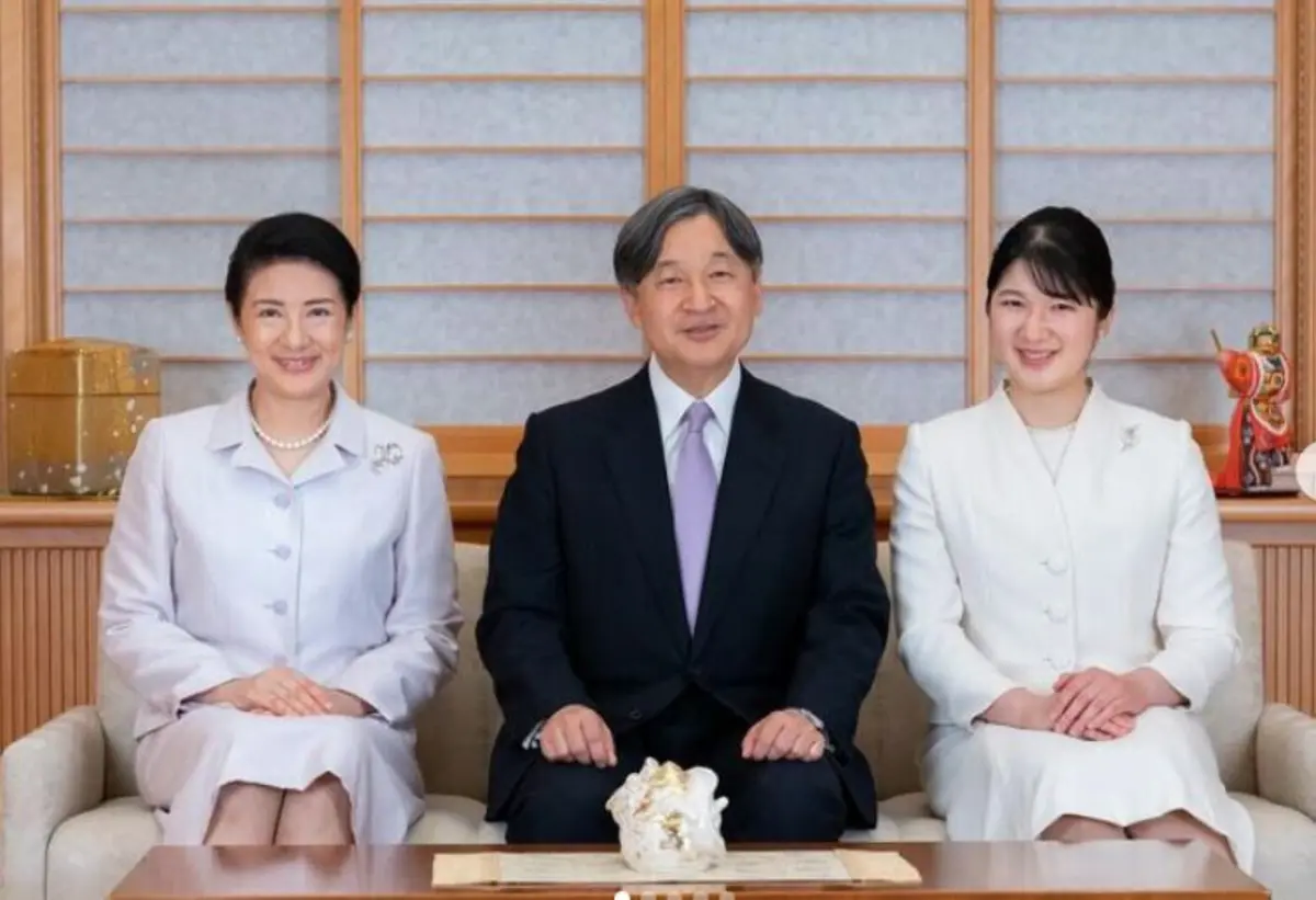 Os imperadores Naruhito e Masako com a filha Aiko