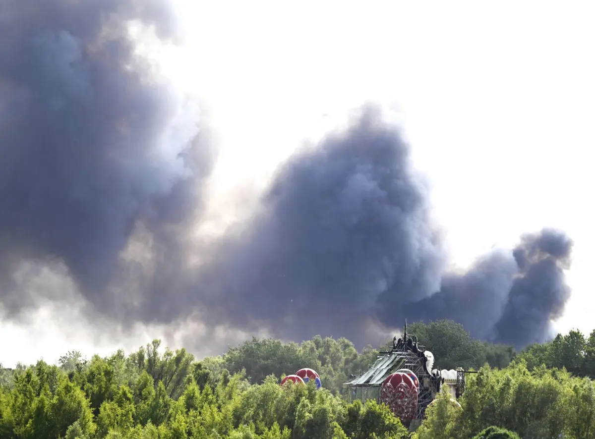 Recinto do festival tomado pelo fumo