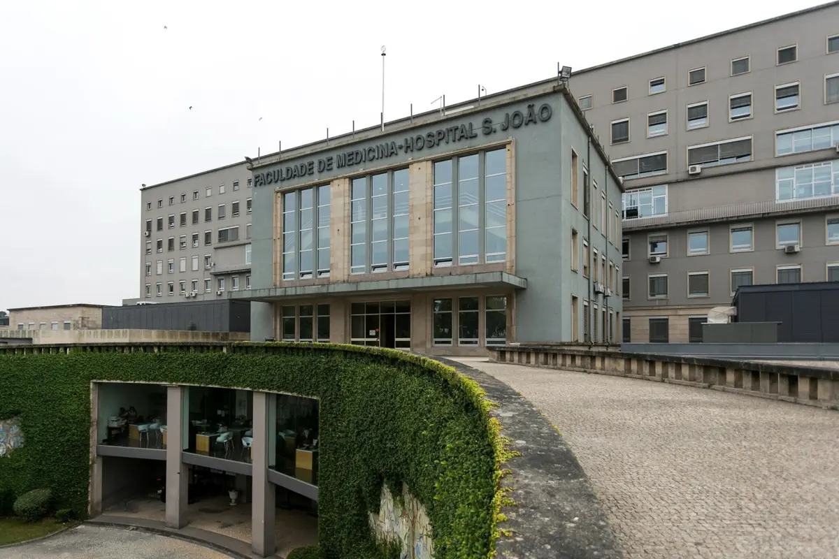 Imagem de contexto do artigo Faculdade de Medicina afirma "desconhecer" pressões sobre os 30 candidatos a entrar no curso