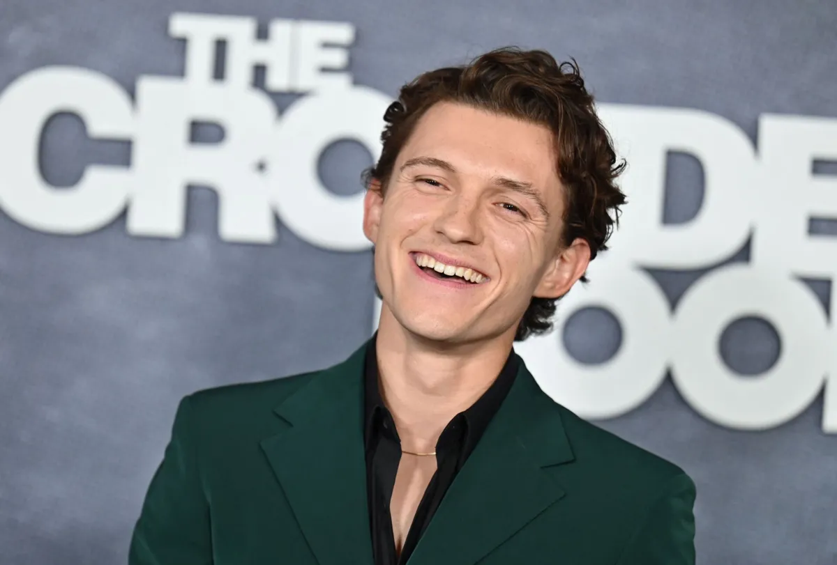 Tom Holland, de 29 anos, magoou-se durante uma acrobacia no papel de "Homem-Aranha"