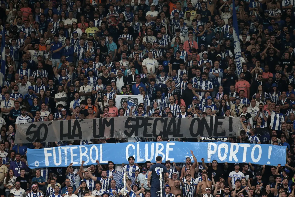 Injúrias dos adeptos do F. C. Porto a Mourinho foram penalizadas pelo Conselho de Disciplina