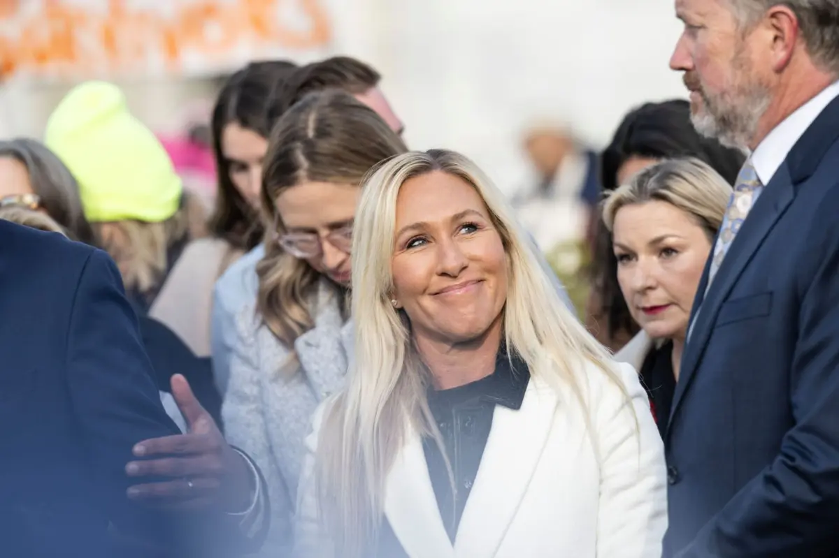 A congressista republicana, agora afastada de Donald Trump, apoiou também teorias de conspiração