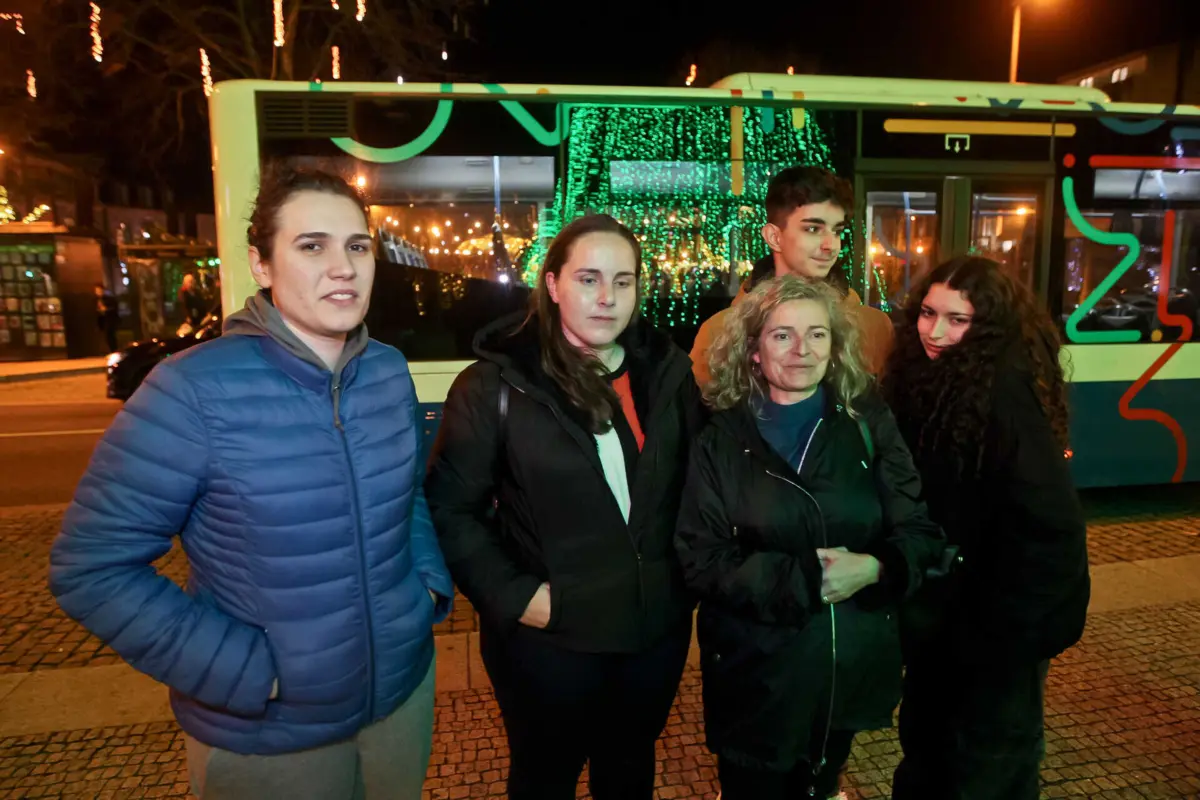 Carla Santos, Lucilia Ribeiro, Alexandre Silva, Anabela Silva, utentes dos autocarros da UNIR