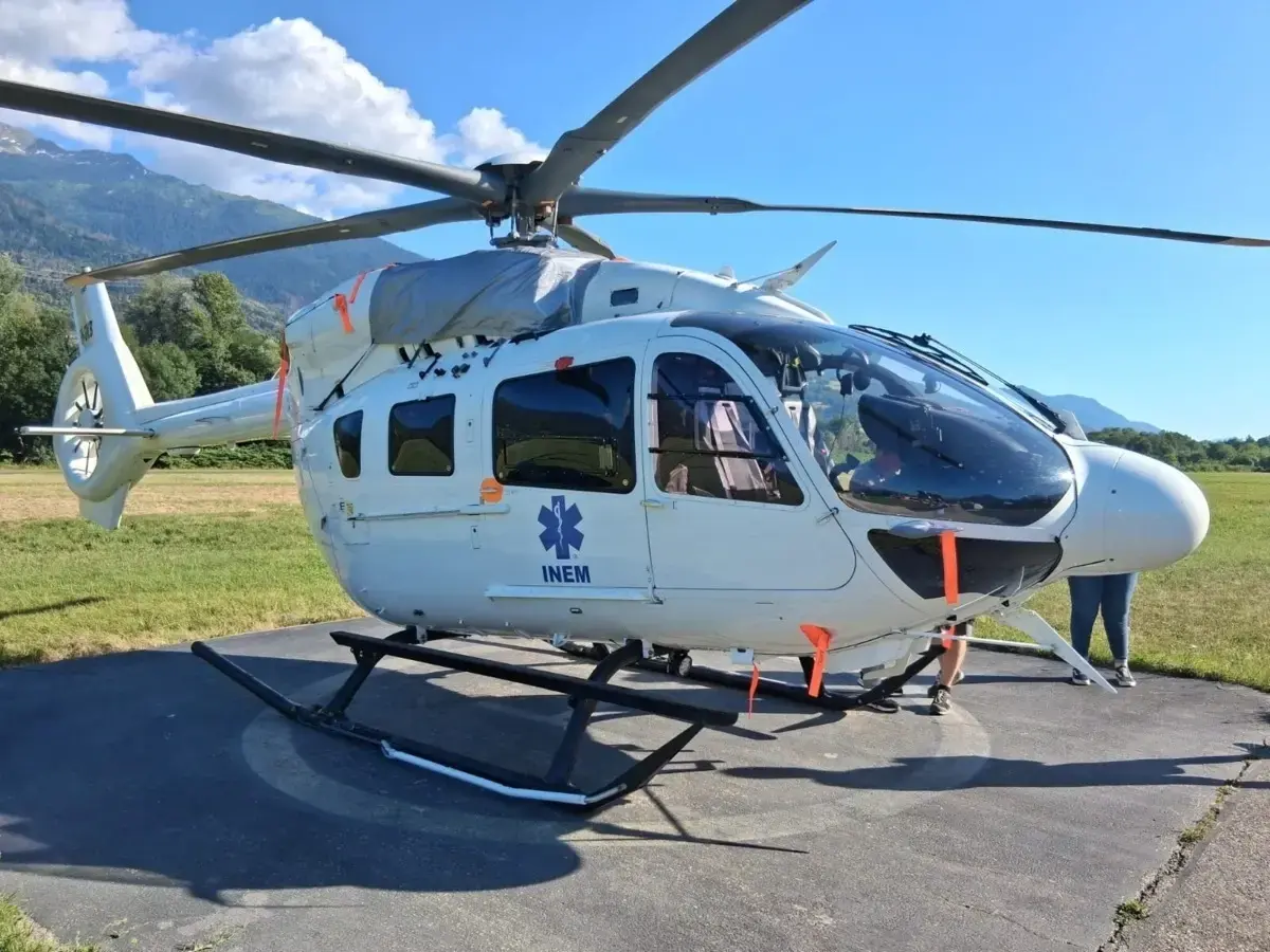 Helicóptero do INEM sediado em Loulé